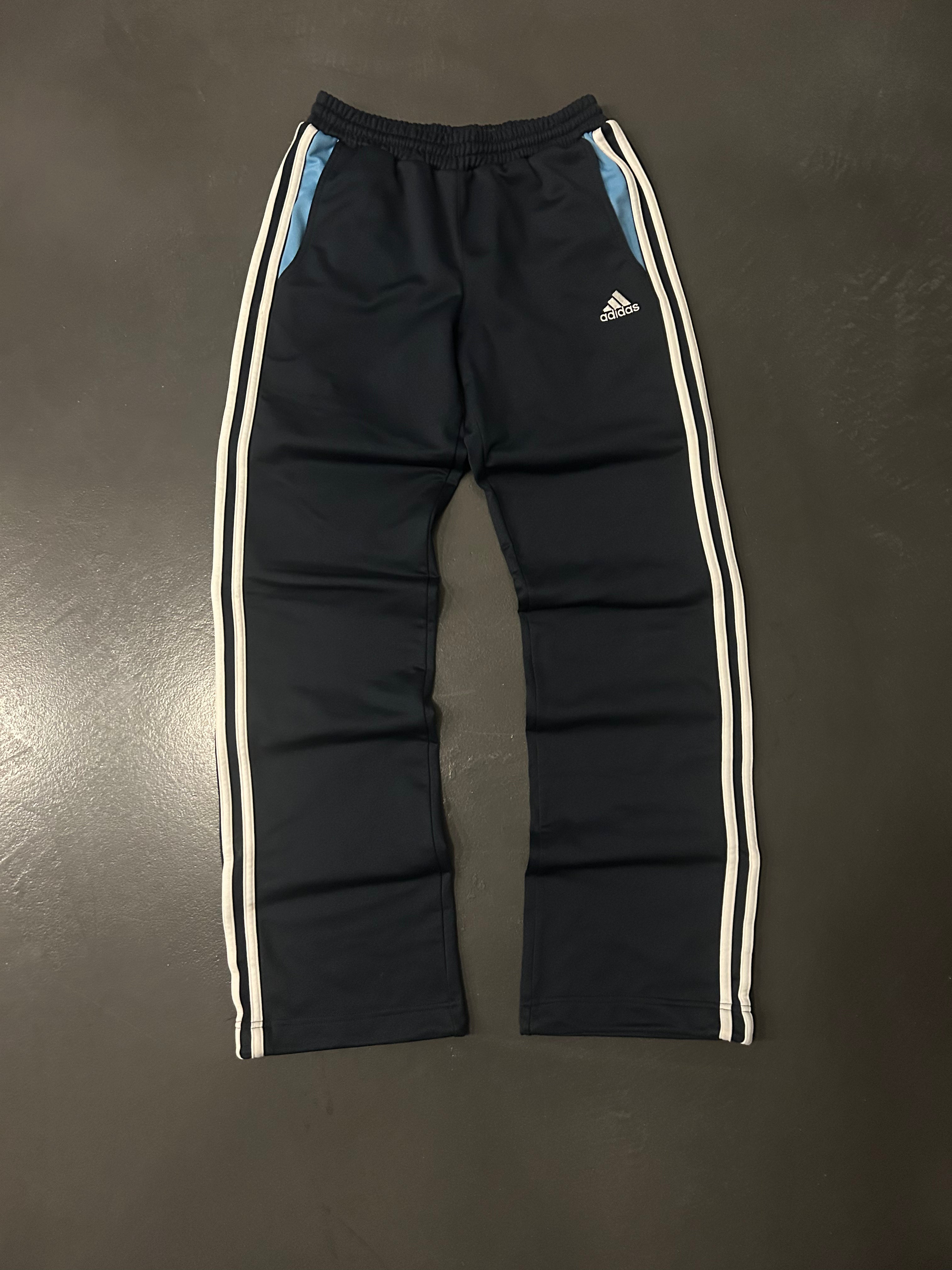 Adidas Baggy Trackpants 🔥💙