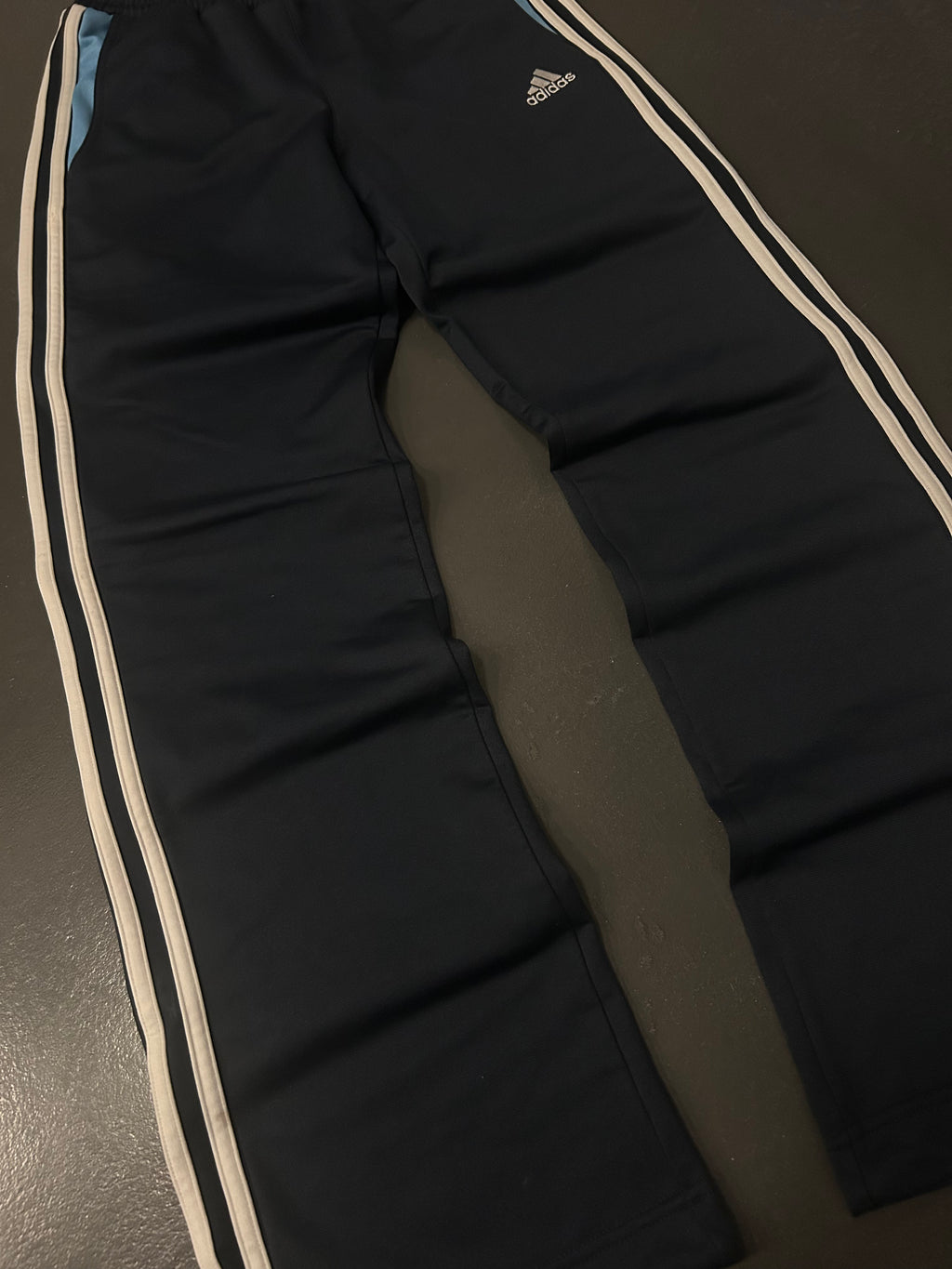 Adidas Baggy Trackpants 🔥💙