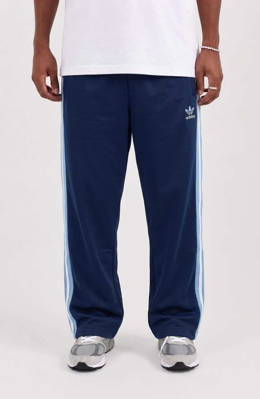 Adidas Baggy Trackpants 🔥💙